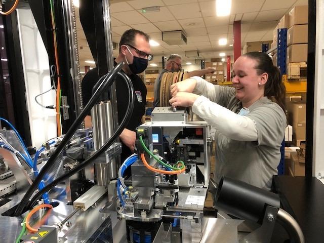 Nieuwe hightech machine voor Fancom schakelkasten